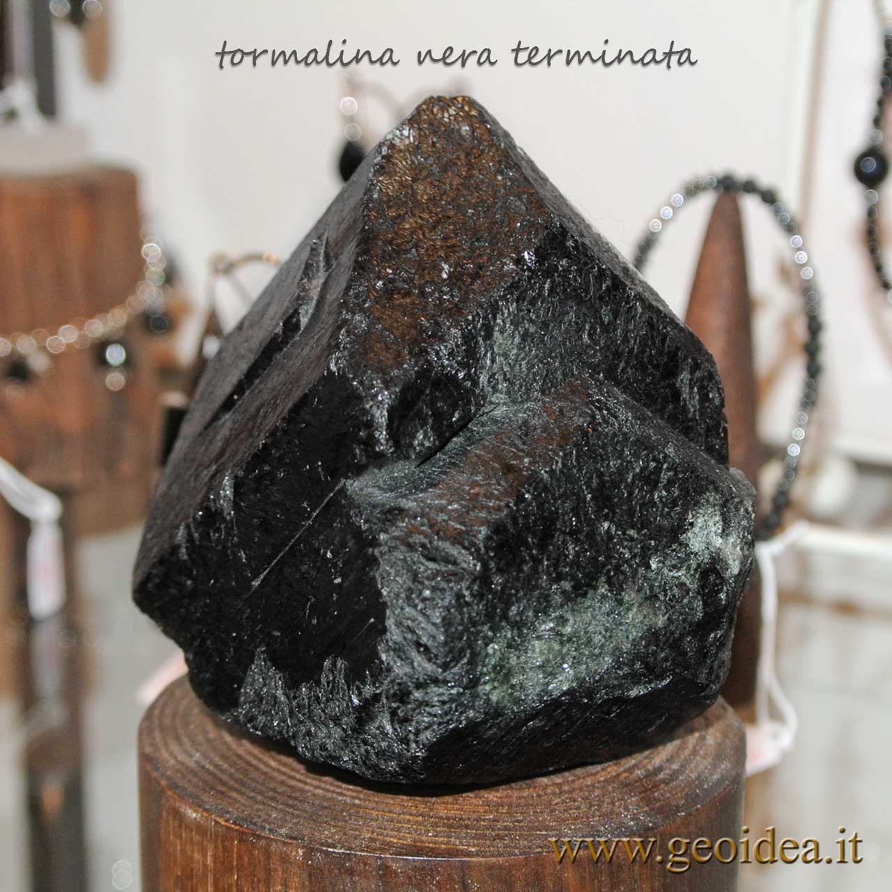 cristallo di tormalina nera – Geoidea